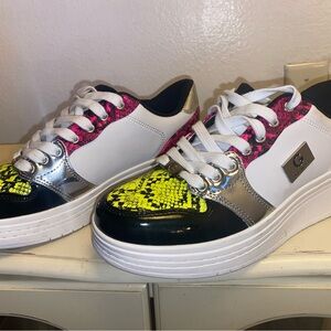 New Women’s Genuine GBG By Guess Los Angeles Rigster size 8